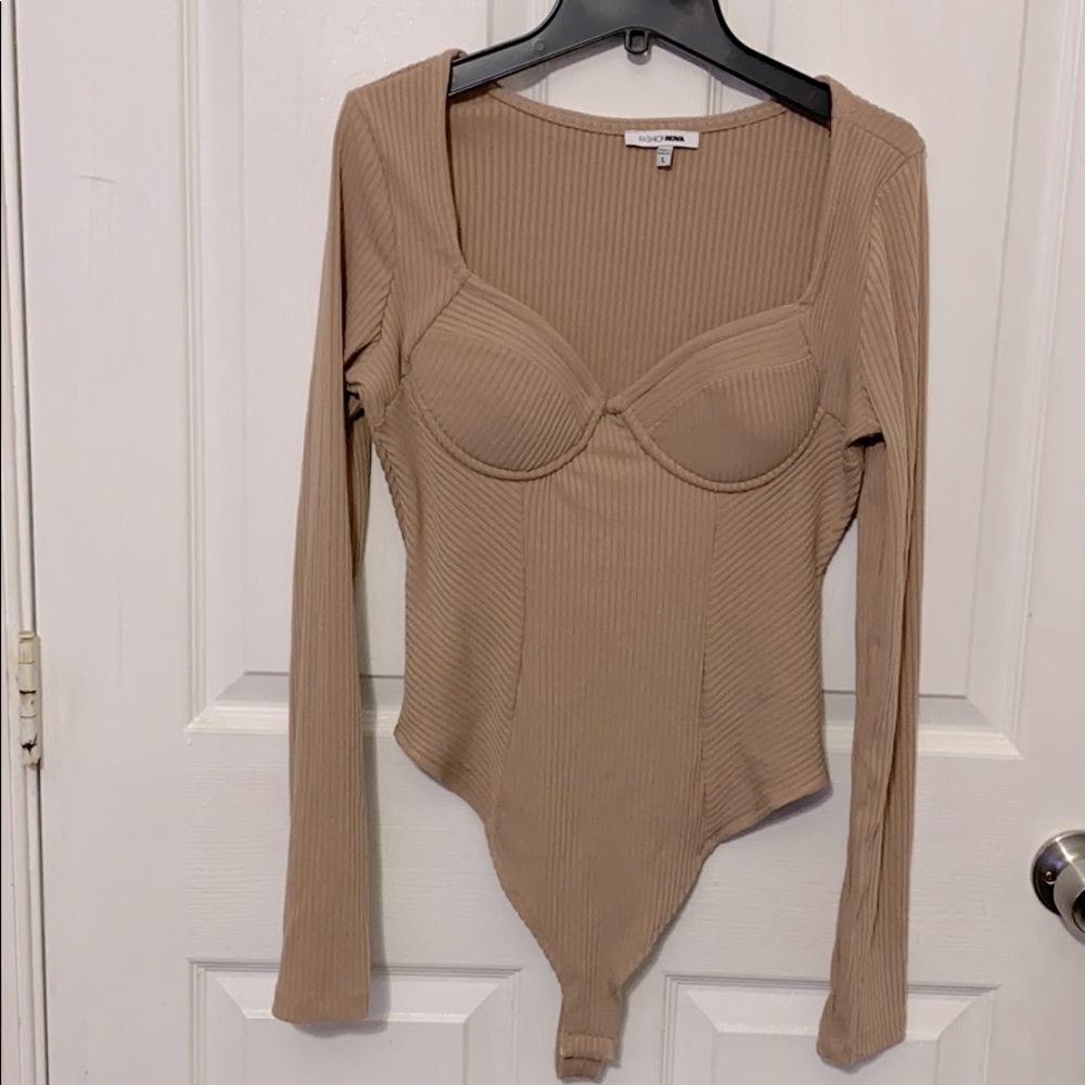 Women bodysuit size L fashion nova